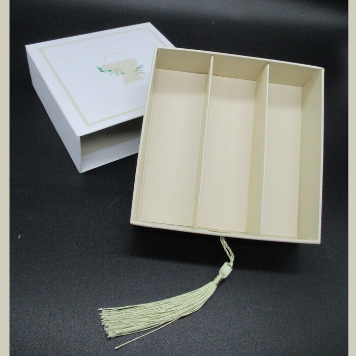 Scatola in cartone 3 scomparti con simbolo prima comunione CAB-29840